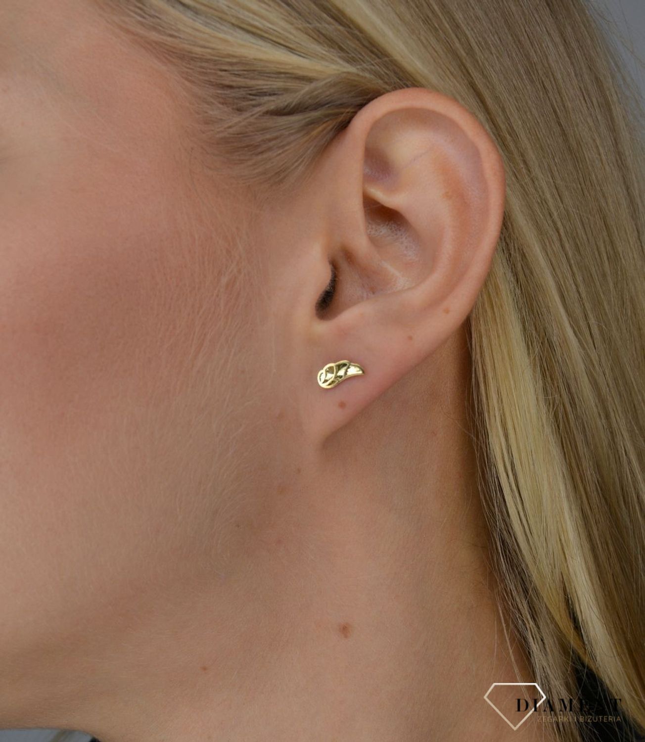 Złote kolczyki 333 grawerowane skrzydełka ZW-X-X09-N00-FA15617.jpg
