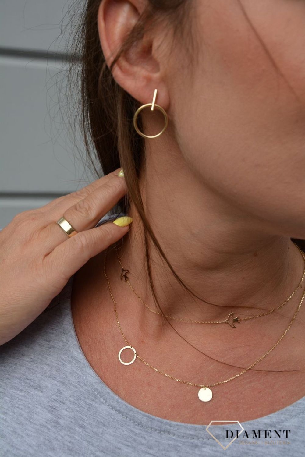 Złote kolczyki 333 kołka z blaszką prostokątną ZW-X-X09-N00-FA16020.jpg