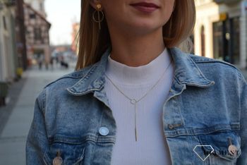 Złote kolczyki w kształcie koła z patyczkiem to oryginalna ozdoba pasująca do wielu stylizacji. Kolczyki zapinane na sztyft. Idealny prezent (6).JPG