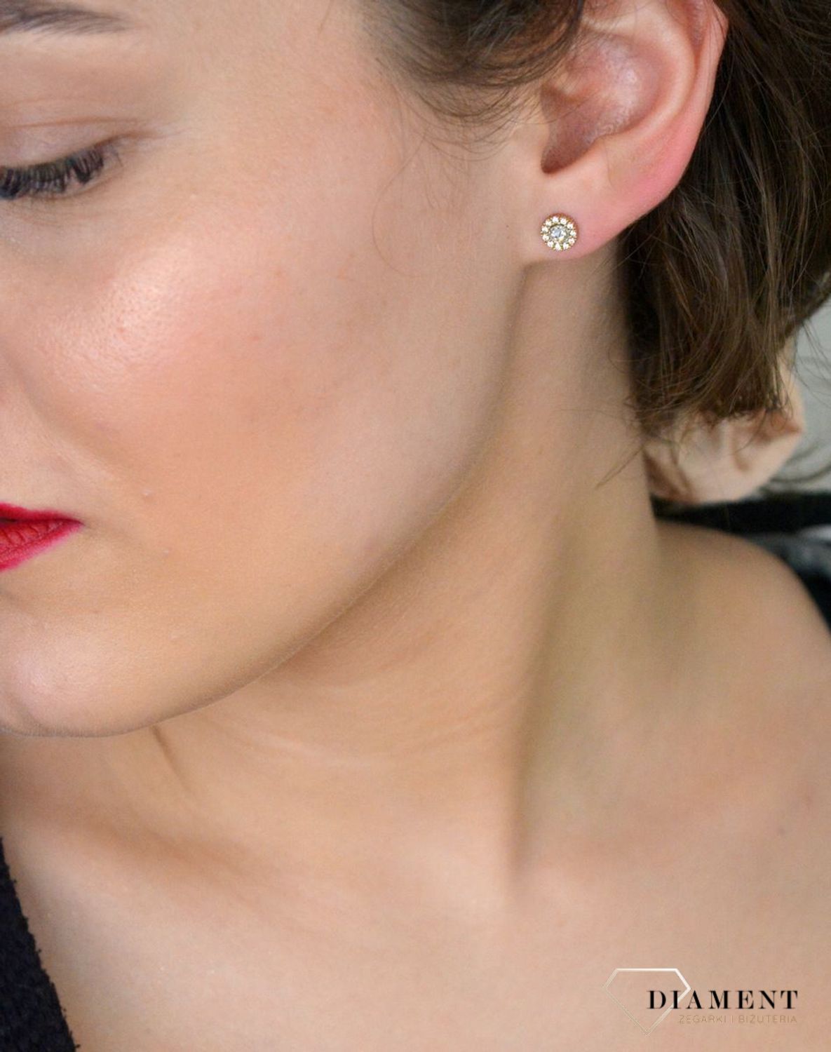 Kolczyki złote wkrętki w cyrkonie pr 333, ZW-X-X09-N00-FB14497.  Subtelne i eleganckie złote kolczyki wkrętki, ozdobione lśniącymi cyrkoniami, to idealny wybór dla kobiet ceniących minimalizm.jpg