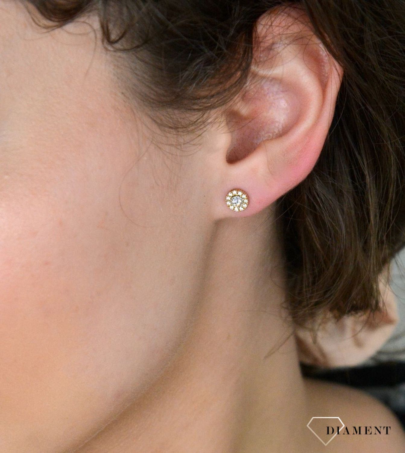 Kolczyki złote wkrętki w cyrkonie pr 333, ZW-X-X09-N00-FB14497.  Subtelne i eleganckie złote kolczyki wkrętki, ozdobione lśniącymi cyrkoniami, to idealny wybór dla kobiet ceniących minimalizm.jpg