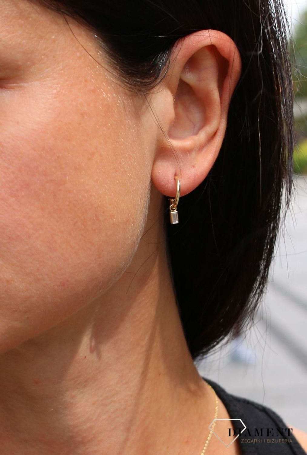 Złote kolczyki 333 koła z prostą zawieszką z cyrkonią ZW-X-X09-N00-FB18233.jpg