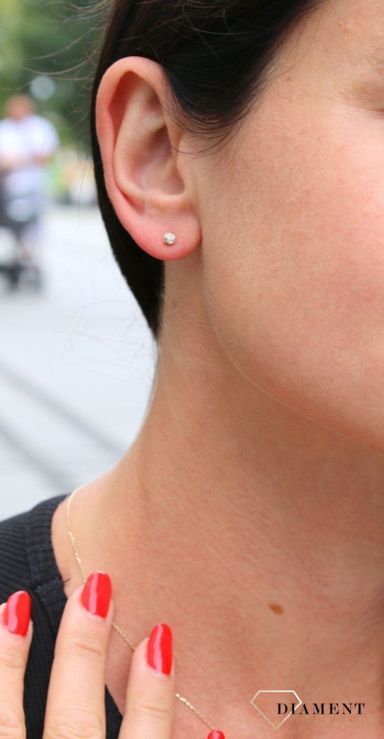 Złote kolczyki 333 przy uchu kuleczki z cyrkonią ZW-X-X09-N00-FB18240.jpg