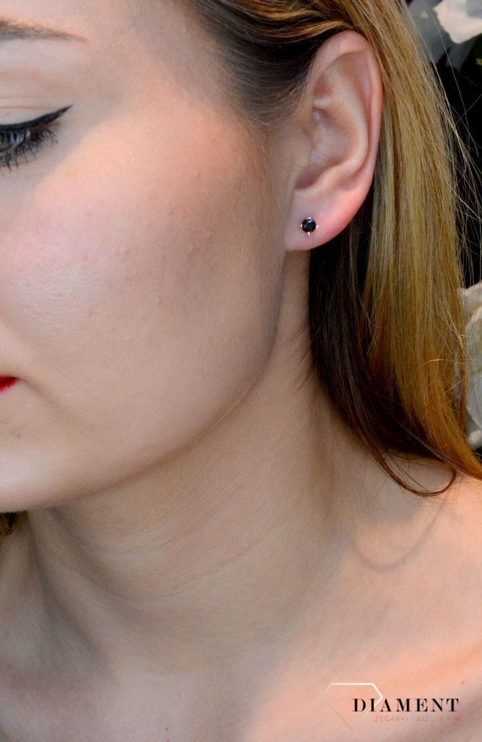 Złote kolczyki 333 wkrętki z czarną cyrkonią ZW-X-X09-N00-FC10218.  Cudowne, błyszczące kolczyki z czarną cyrkonią idealnie wykończone. Kolczyki z zapięciem na sztyft- bardzo wygodne i klasyczne zapięcie. Kolczyki można połącz.jpg