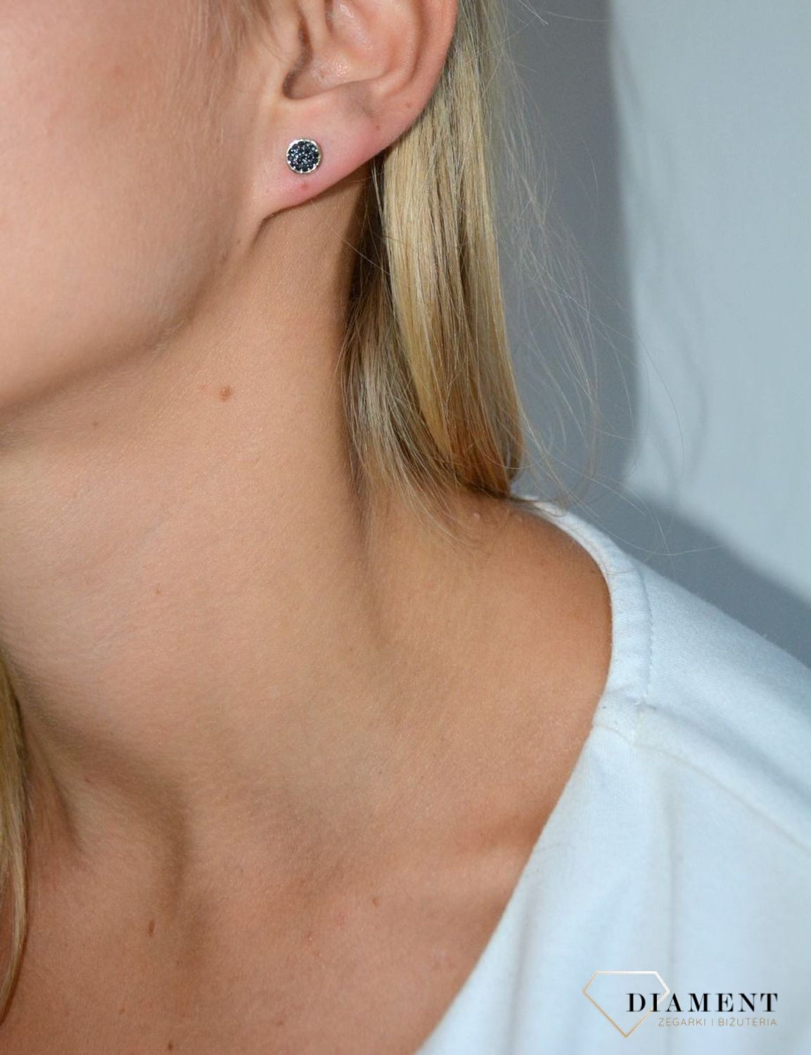 Złote kolczyki celebrytki 333 'kółka czarna cyrkonia'.jpg