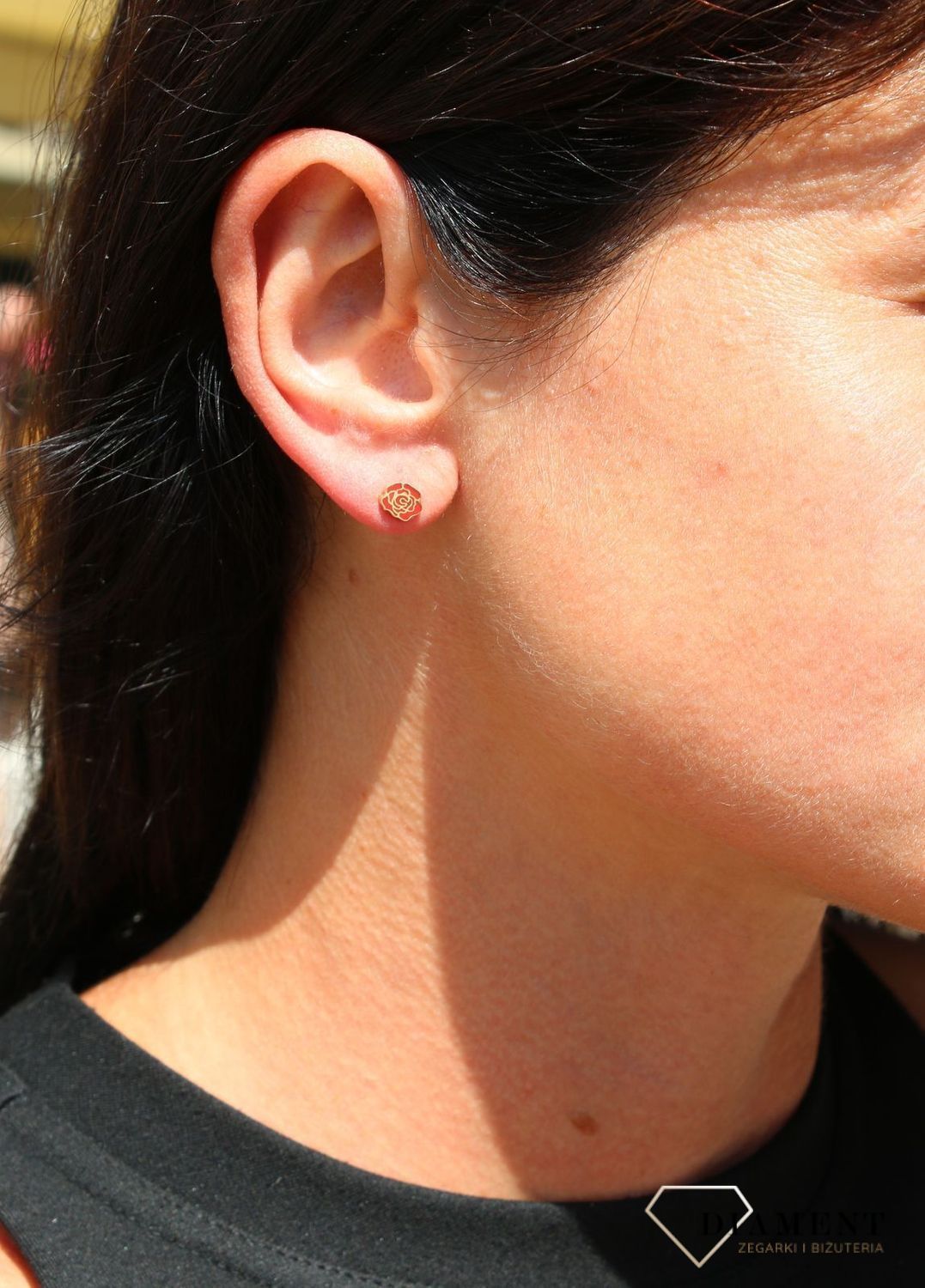 Złote kolczyki 333 przy uchu Czerwona róża ZW-X-X09-N00-FL18140.jpg