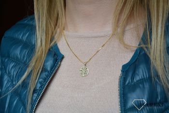 Zawieszka z drzewko szczęścia, została ozdobiona kolorową cyrkonią. Złota zawieszka sprawdzi się jako pomysł na prezent dla osób ceniących symbolikę (1).JPG