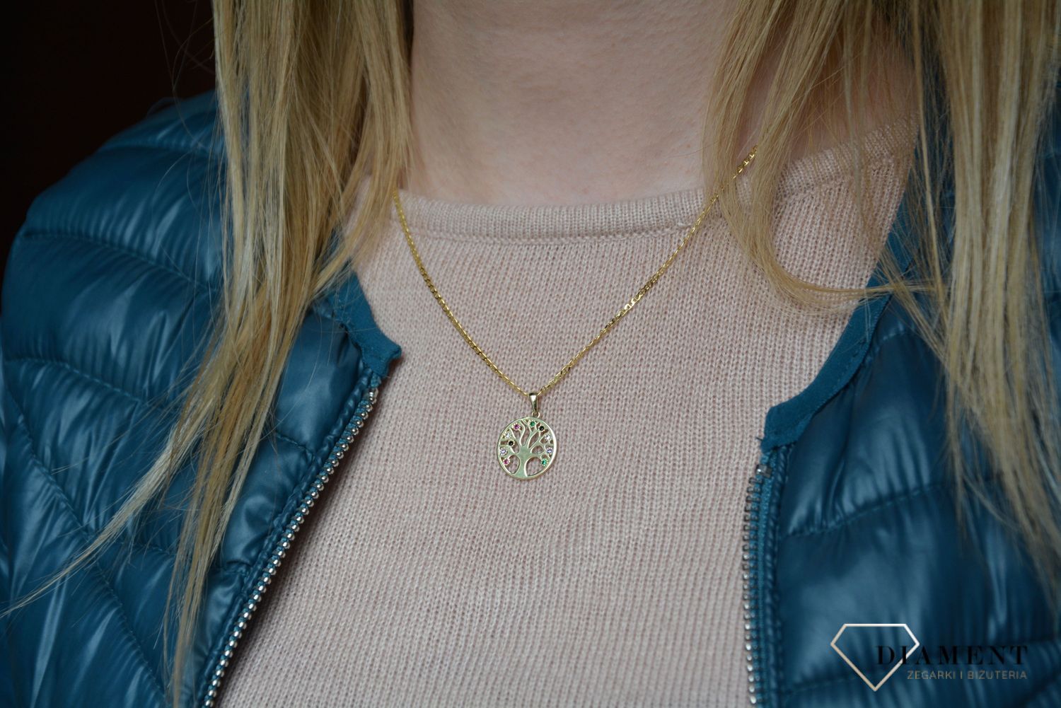 Złota zawieszka z drzewko z kolorowymi cyrkoniami.jpg