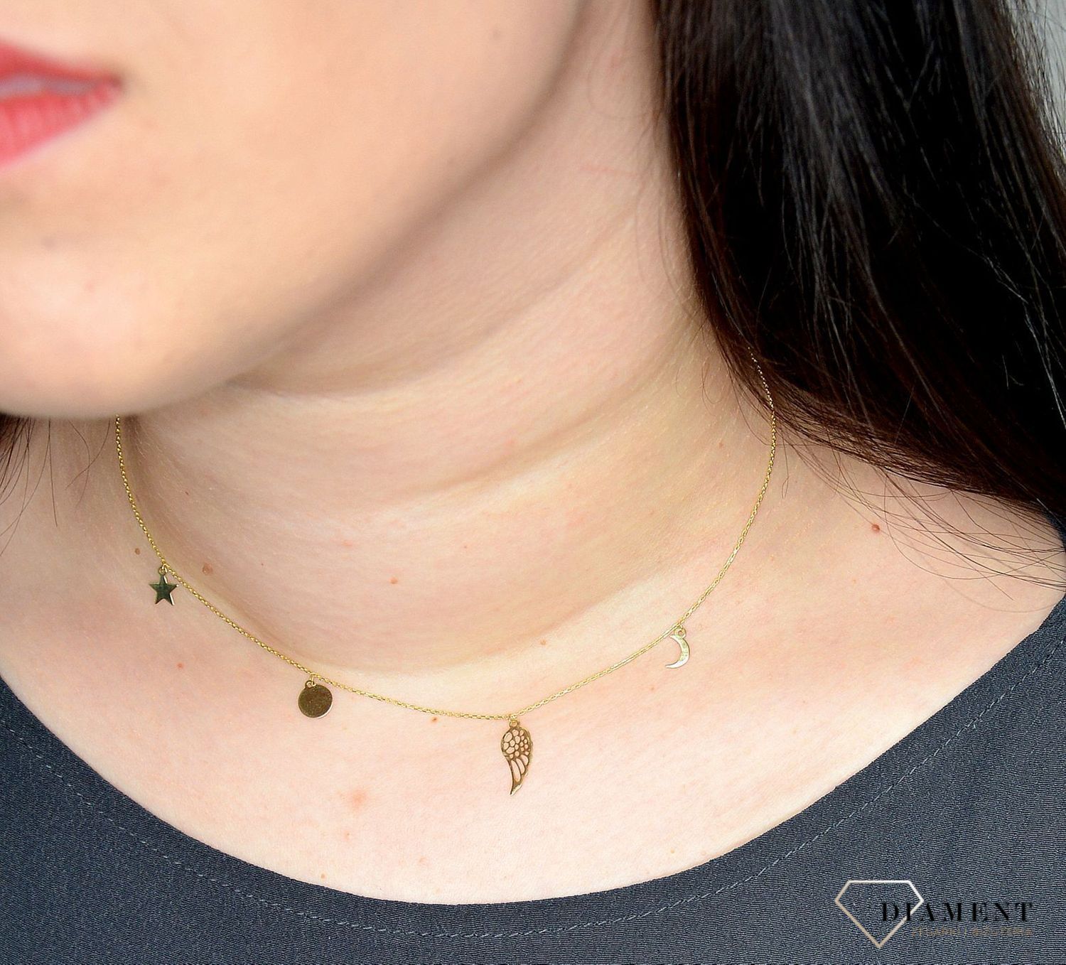 Złoty naszyjnik 333 z zawieszkami księżyc, skrzydełko, kółko i gwiazdka ZW-X-X09-N42-CA16969.jpg
