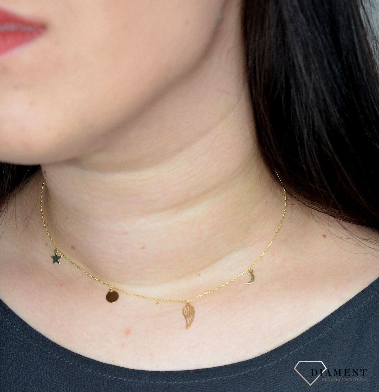Złoty naszyjnik 333 z zawieszkami księżyc, skrzydełko, kółko i gwiazdka ZW-X-X09-N42-CA16969.jpg