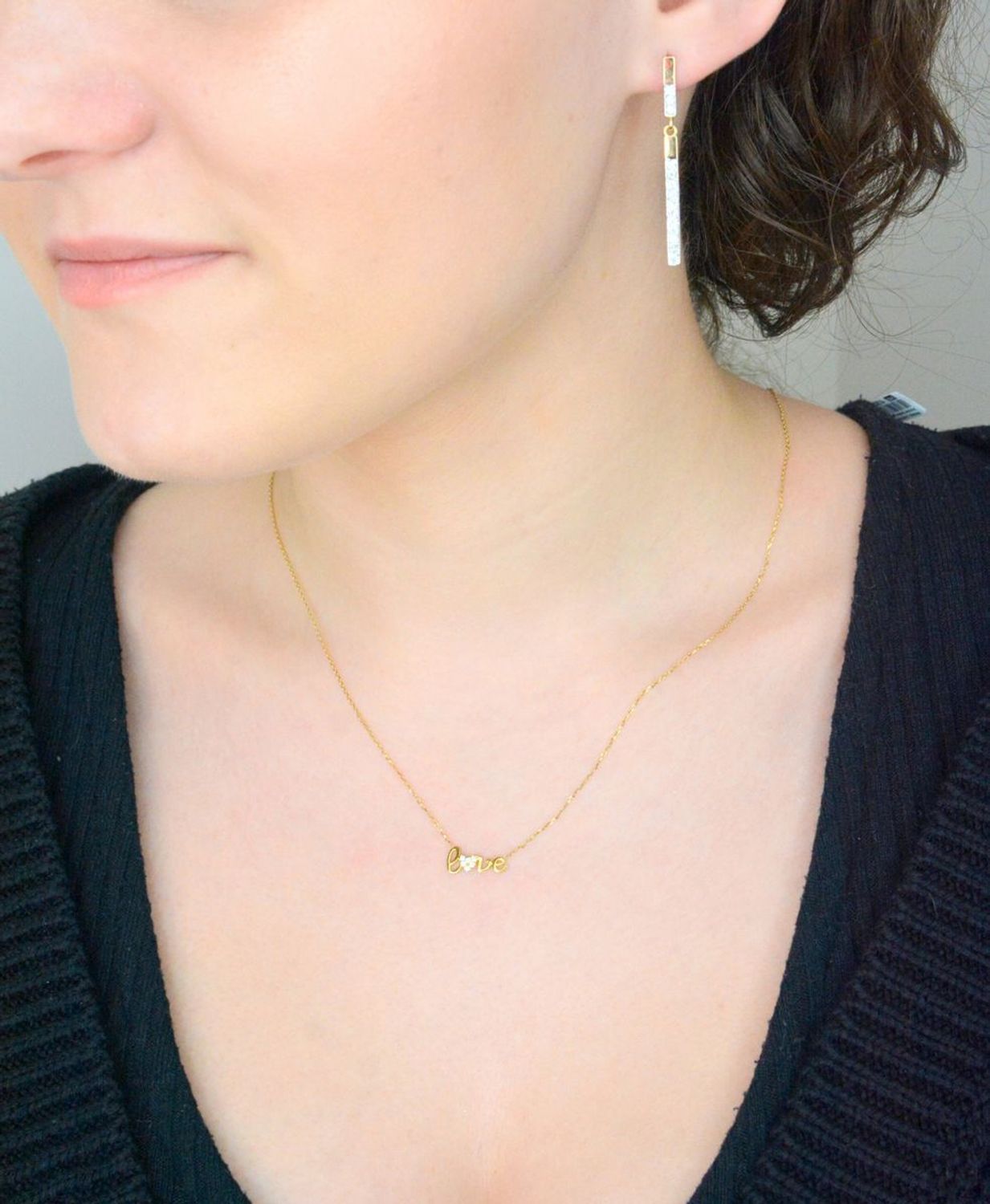 Naszyjnik złoty damski z napisem Love złoto 333, ZW-X-X09-N45-CB17487. Kobiecy, złoty naszyjnik wykonany z złota próby 333. Delikatny naszyjnik wykonany z najwyższej jakości złota próby 585.1.jpg