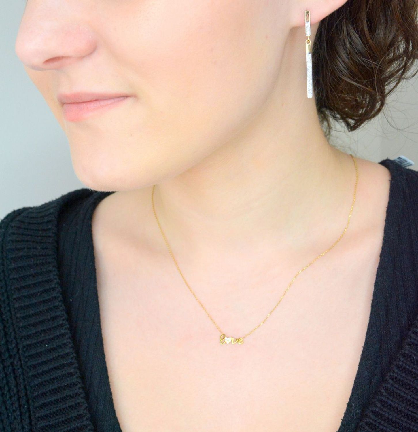 Naszyjnik złoty damski z napisem Love złoto 333, ZW-X-X09-N45-CB17487. Kobiecy, złoty naszyjnik wykonany z złota próby 333. Delikatny naszyjnik wykonany z najwyższej jakości złota próby 585.1.jpg