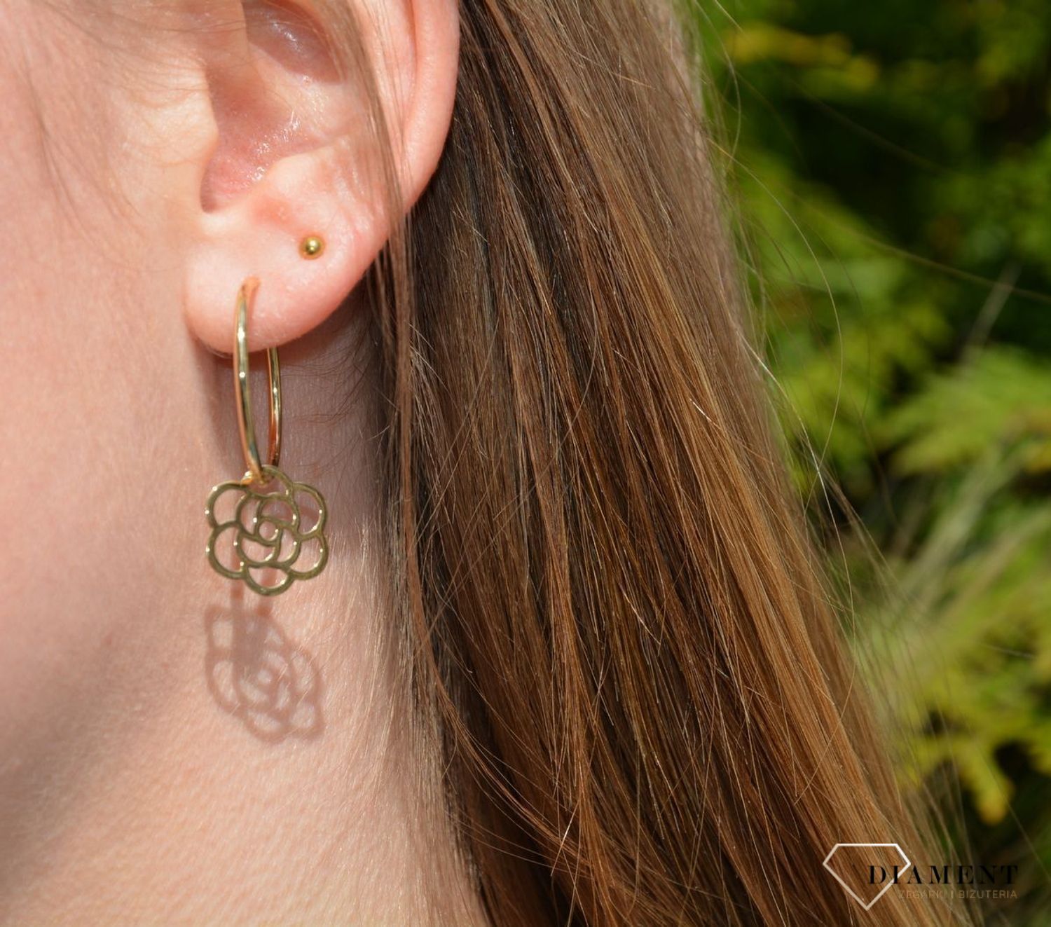 Złote kolczyki koła 585 z zawieszką kwiatkiem 2,3 cm ZW-Z-000-N00-KA17203.jpg