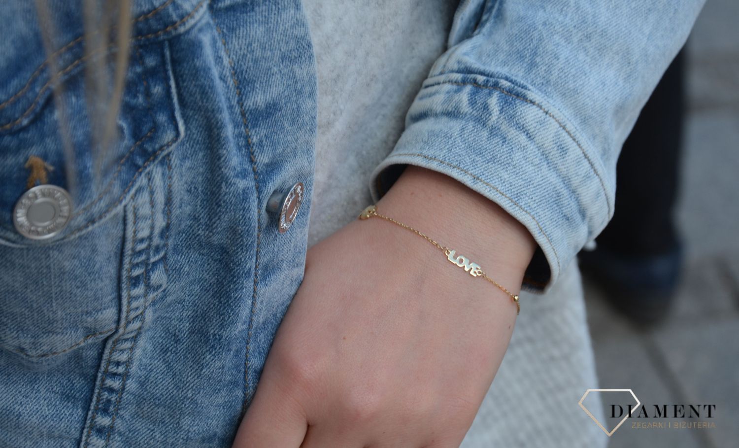 Piękna złota bransoletka celebrytka z miłosnym motywem to świetny pomysł na prezent dla ukochanej kobiety. Złota bransoletka wykonana z próby 585.  (1).jpg