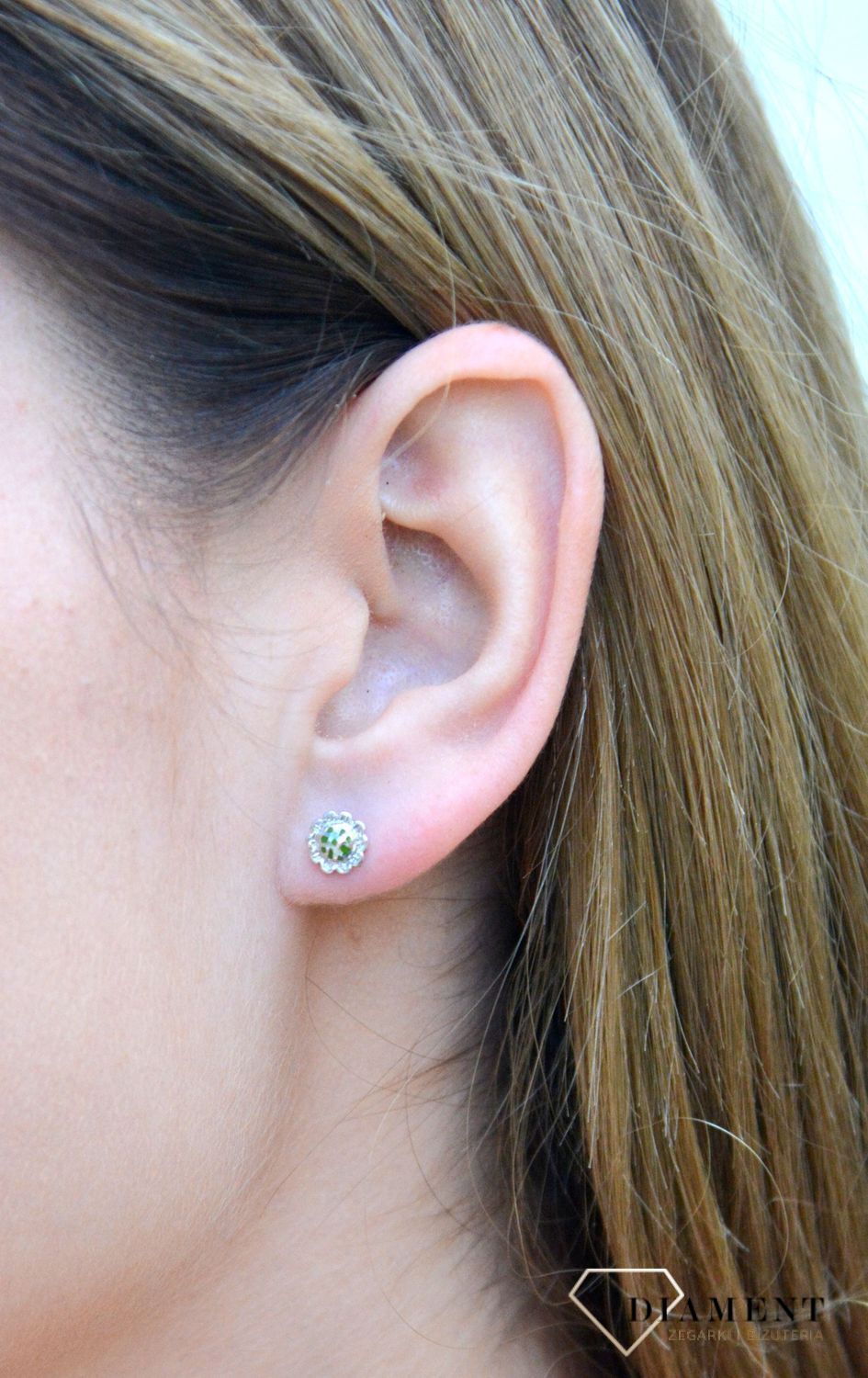 Kolczyki srebrne wkrętki kwiatki  ZZKZ0031. Kolczyki srebrne wkrętki kwiatki. Wykonane z najwyższej jakości srebrna próby 925 wyglądają bardzo wyjątkowo. Kolczyki w minimalistycznym stylu, wpisujące się w obecne trendy modowe.jpg