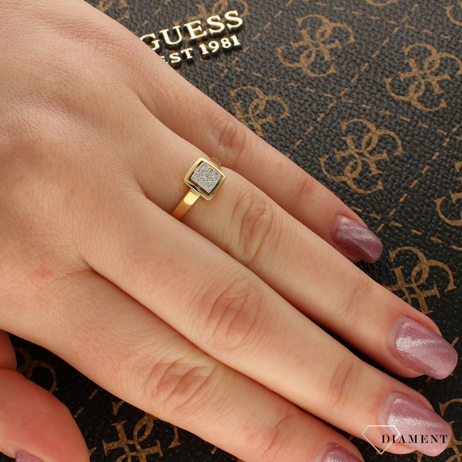 Pierścionek złoty DIAMENT żółte złoto, diamenty, kwadrat cer.11848.jpg