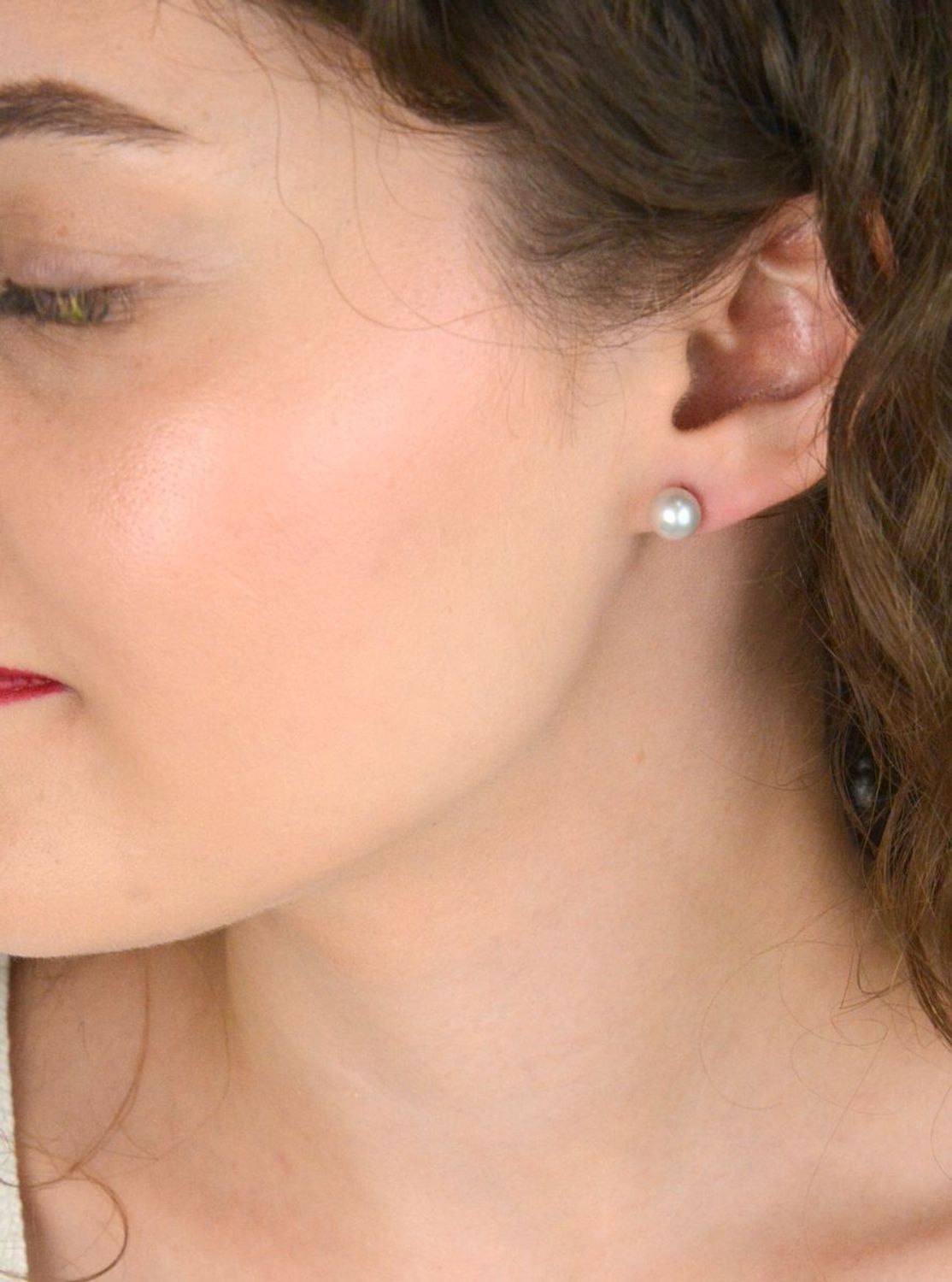 Srebrne kolczyki z perłą hodowlaną 8 mm – szary kolor, zapięcie sztyft, srebro 925.jpg