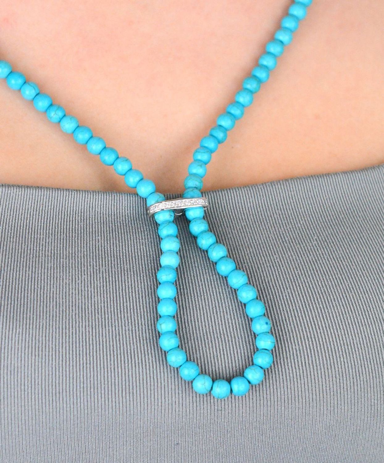 Zawieszka srebrna 925 na klips do pereł i łańcuszków. Ozdobiona cyrkoniami. Wymiary 2,1 cm x 3 mm. Elegancki dodatek do biżuterii.1.jpg